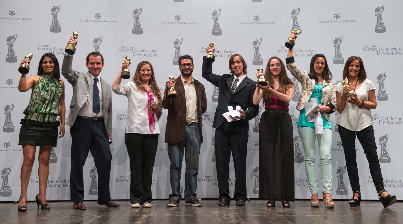 Premian a María Celeste Gardel Merino, egresada del Instituto Sabato, en la categoría de “Liderazgo, compromiso y logros académicos», galardón que entrega el Consejo Empresario Mendocino.