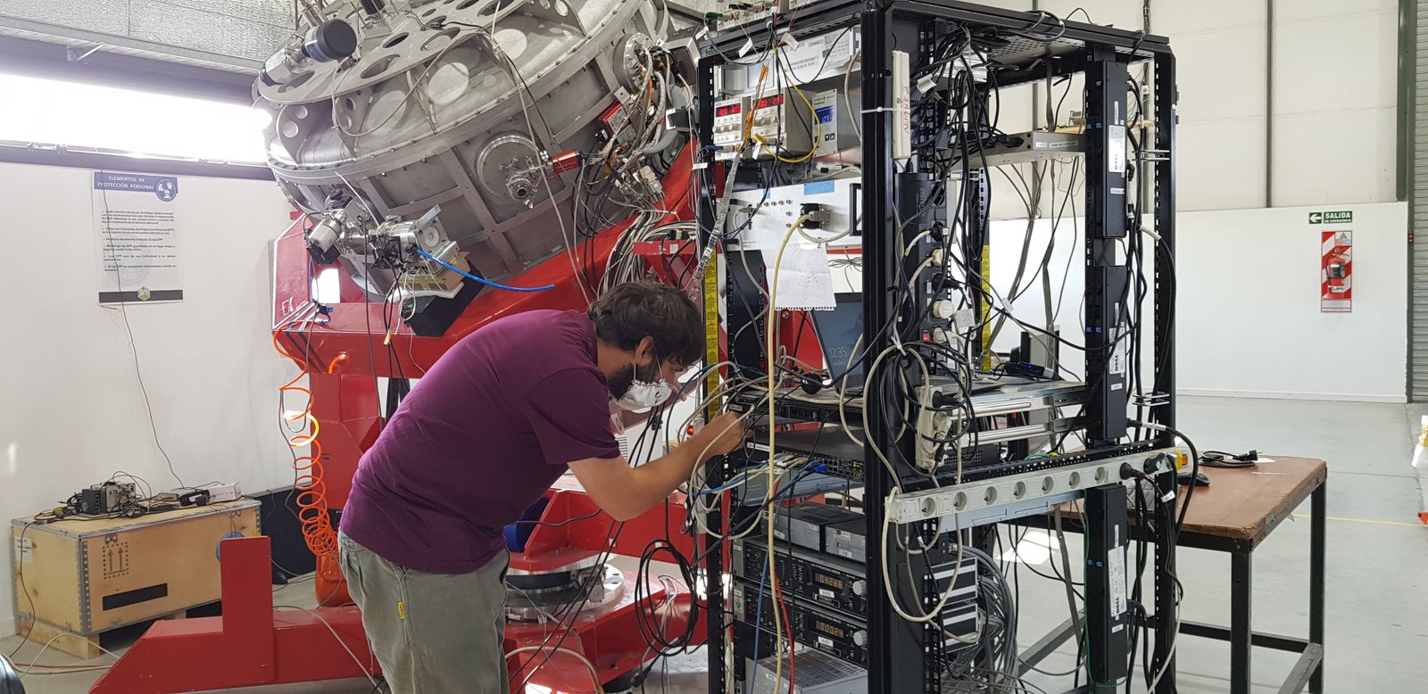 «En busca de las reliquias del universo temprano» – Proyecto QUBIC